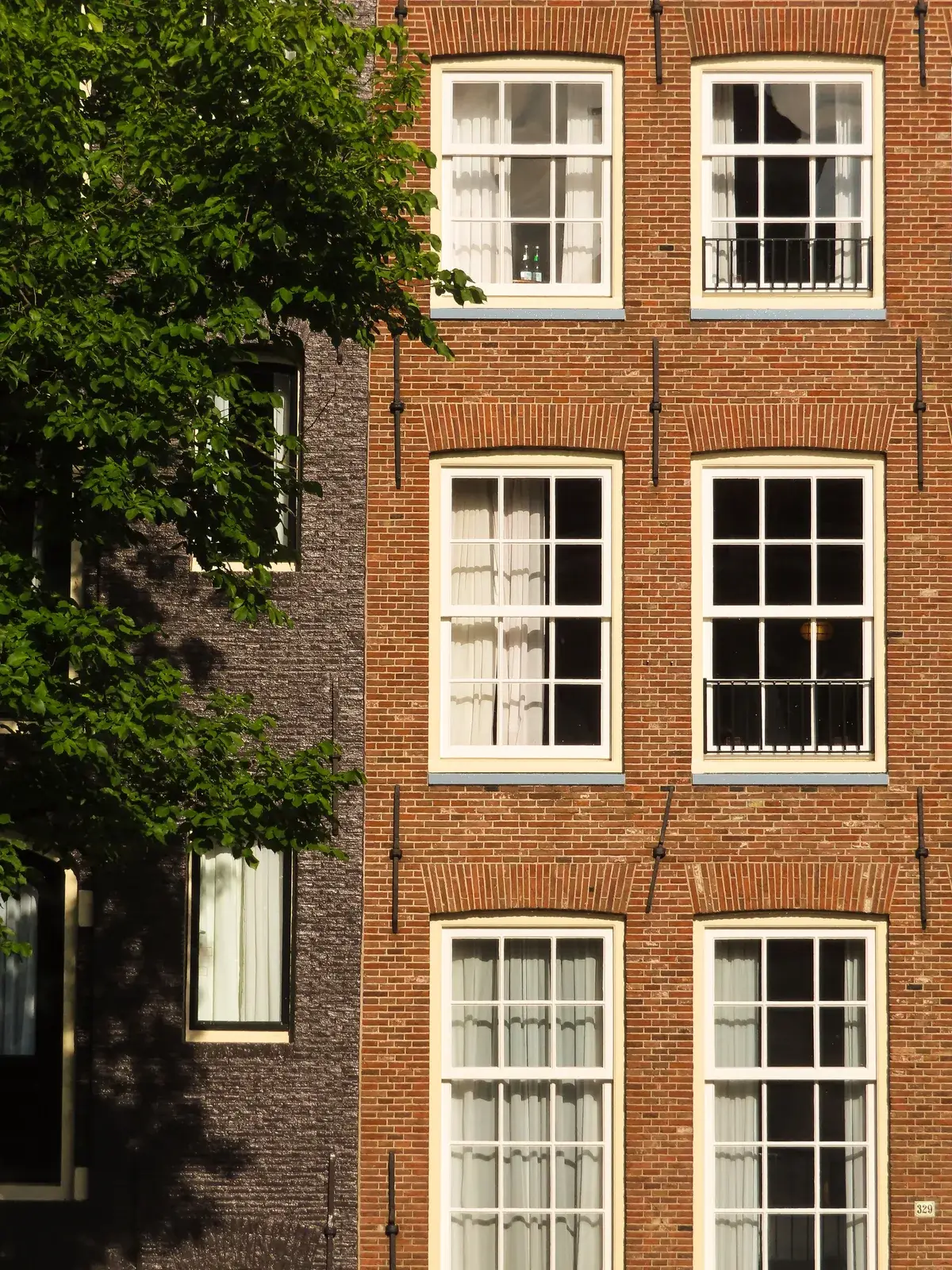 Glaszetter maakt glas op maat